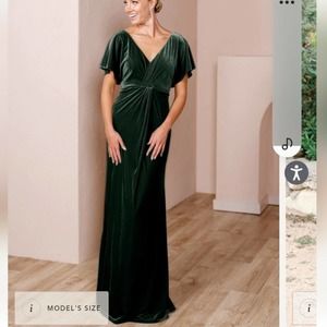 Revelry Gwen Velvet Maxi Dress in Classic Emerald Size 14